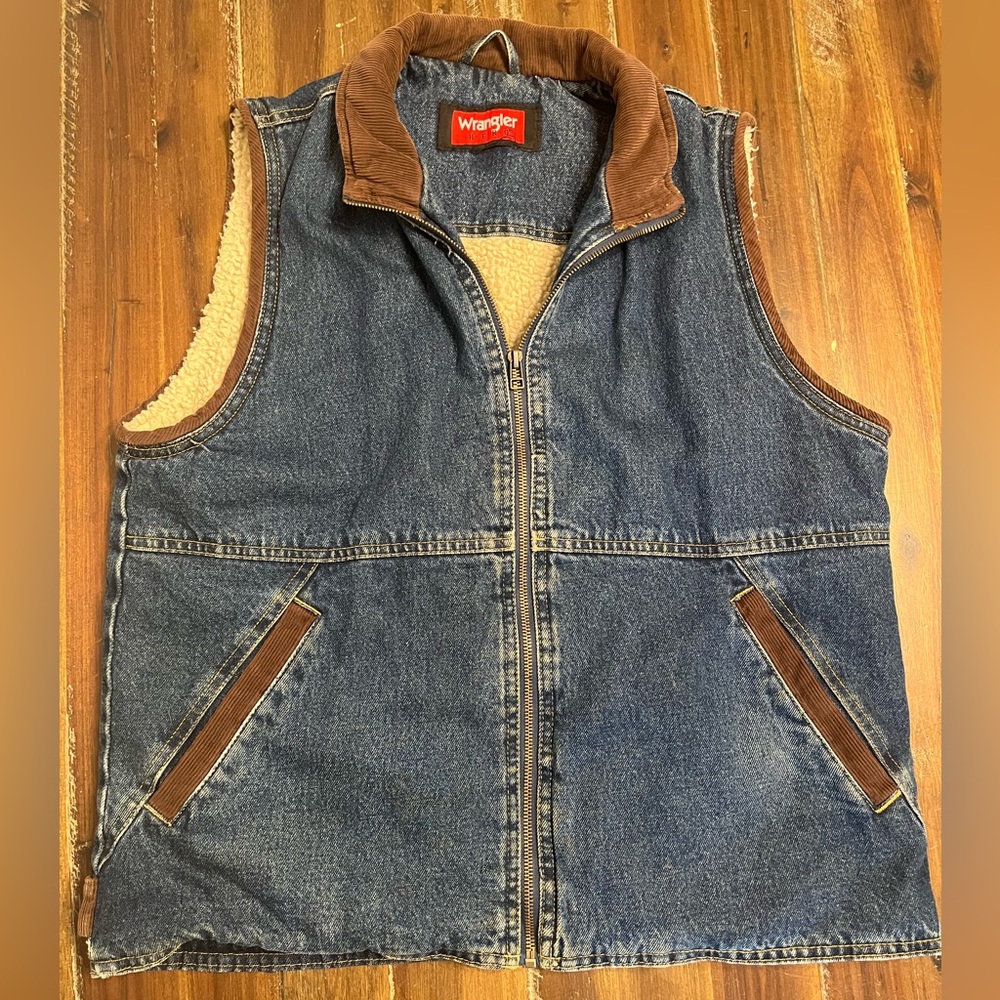Men’s Wrangler Hero Denim Sherpa Lined Vest Size Small MINT